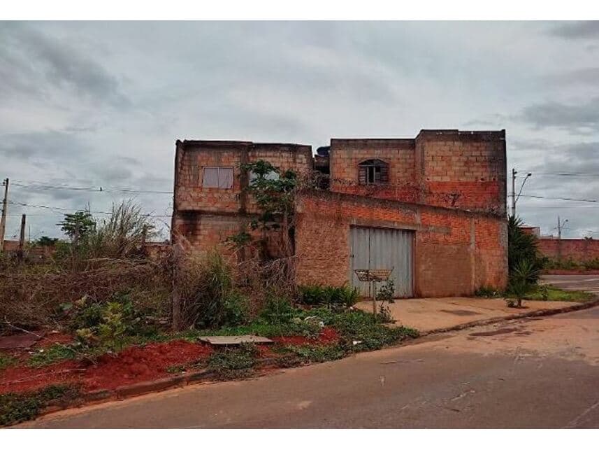 Foto 4 de 5: Casa em leilão em Montes Claros - MG — Casa à venda em leilão