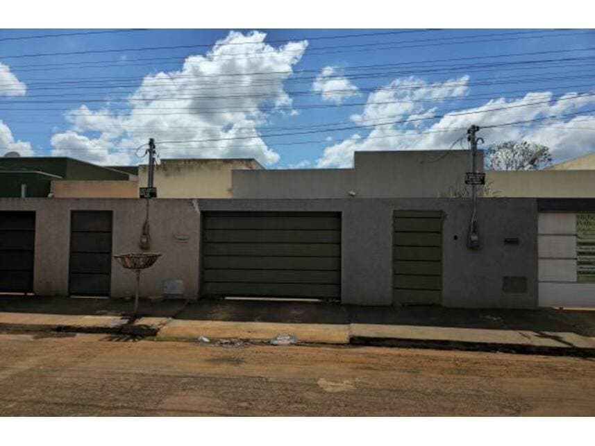 Foto 2 de 11: Casa em leilão em Santa Helena De Goiás - GO — Casa à venda em leilão