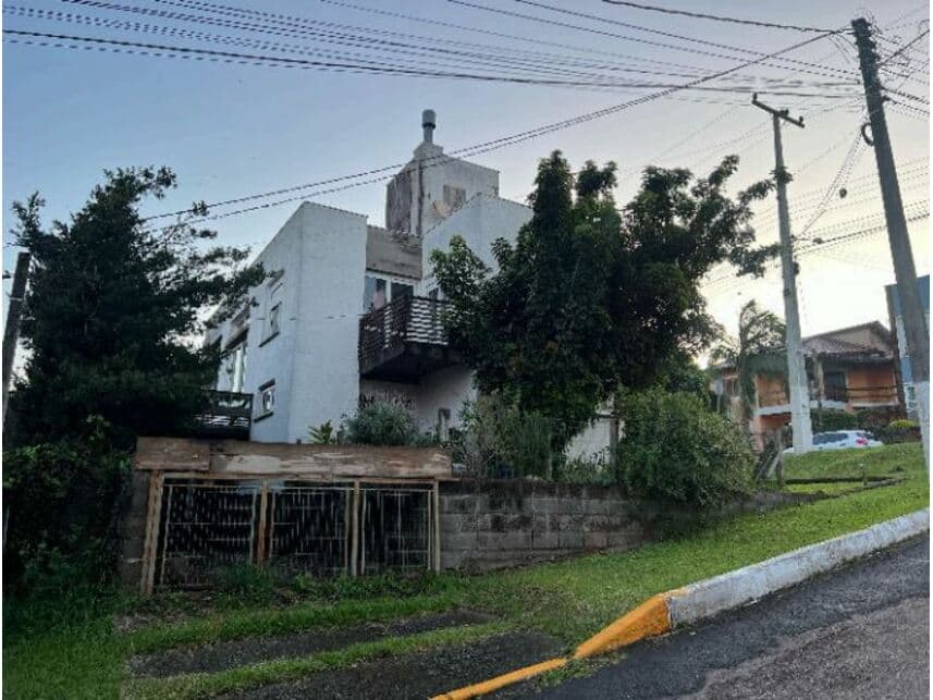 Casa em leilão em Viamão - RS — Casa à venda em leilão