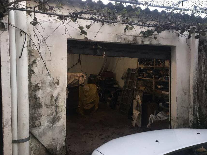 Foto 15 de 15: Casa em leilão em Porto Alegre - RS — Casa à venda em leilão