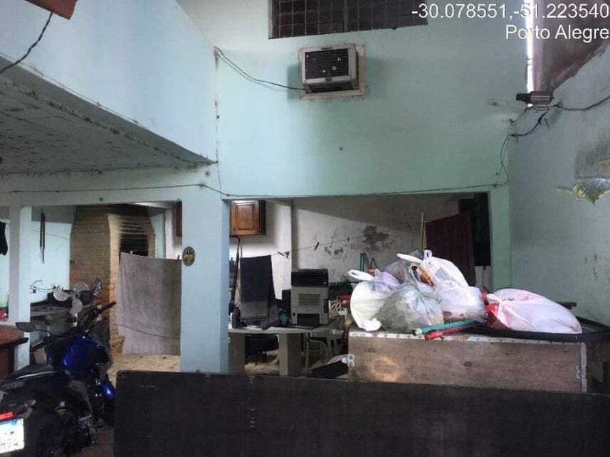 Foto 14 de 15: Casa em leilão em Porto Alegre - RS — Casa à venda em leilão