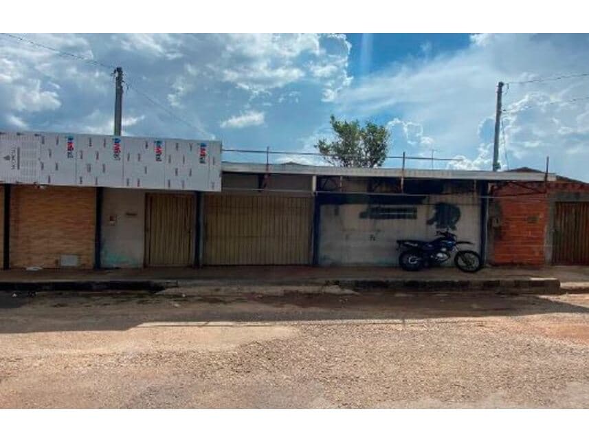 Casa em leilão em Anápolis - GO — Casa à venda em leilão