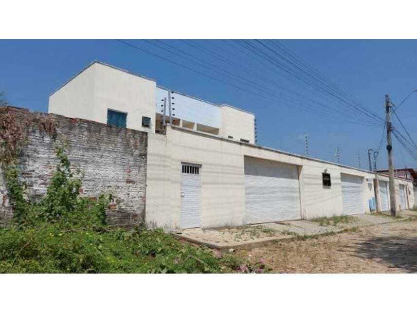 Apartamento em leilão em Pacatuba - CE — Apartamento à venda em leilão