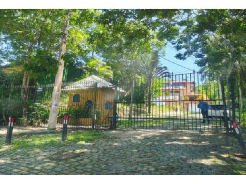 Casa em leilão em Rio De Janeiro - RJ — Casa à venda em leilão