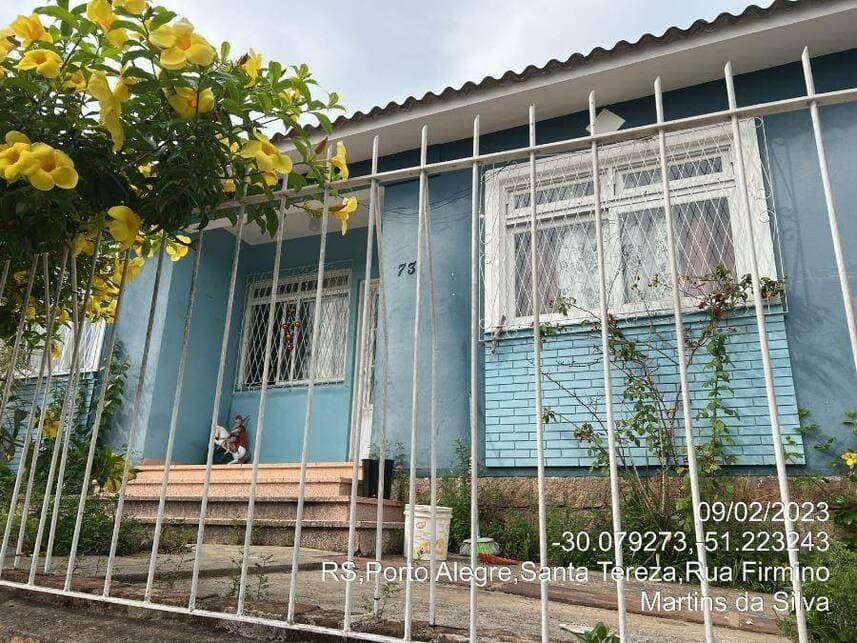 Foto 1 de 29: Casa em leilão em Porto Alegre - RS — Casa à venda em leilão