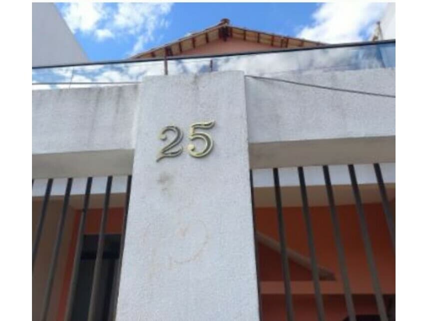 Foto 2 de 8: Casa em leilão em Contagem - MG — Casa à venda em leilão