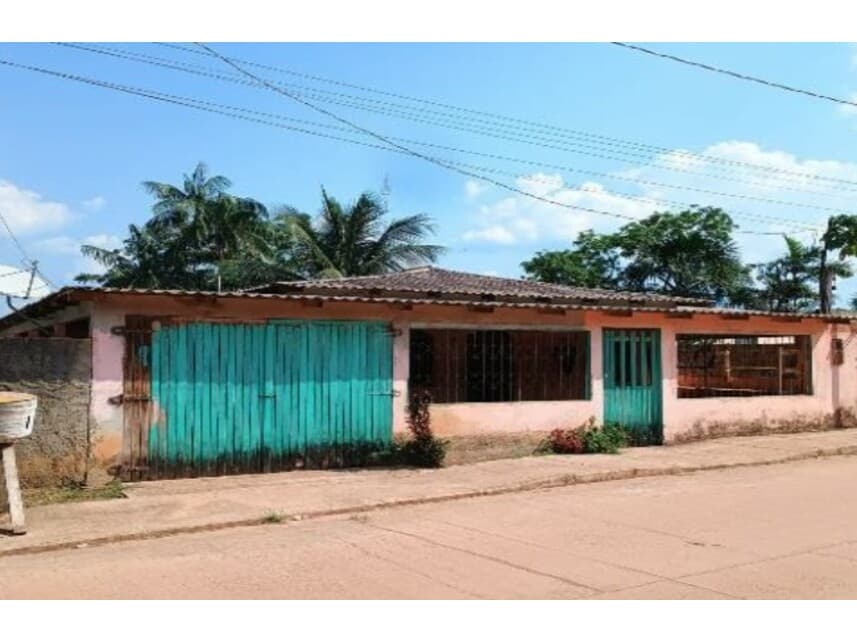 Casa em leilão em Careiro - AM — Casa à venda em leilão