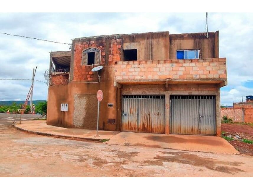 Foto 5 de 5: Casa em leilão em Montes Claros - MG — Casa à venda em leilão
