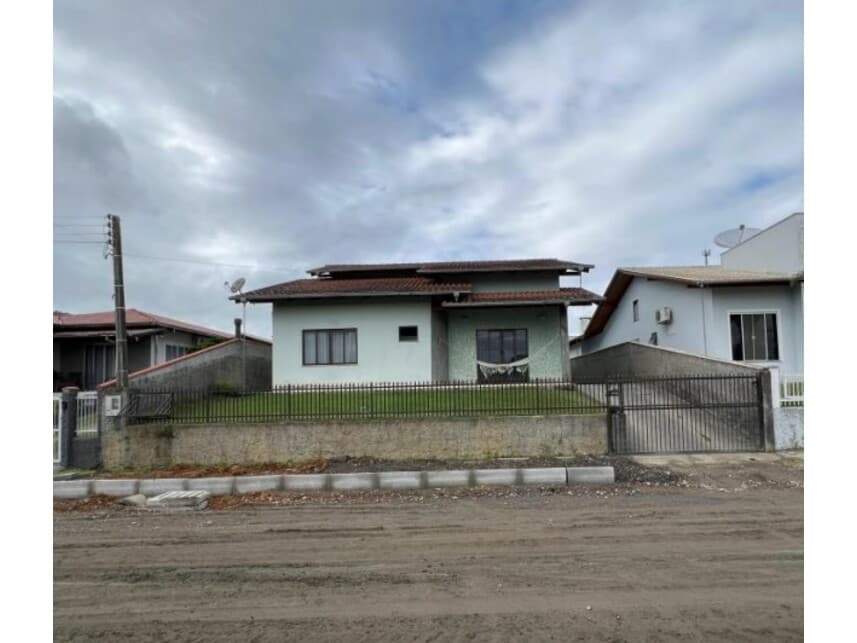 Casa em leilão em Laurentino - SC — Casa à venda em leilão