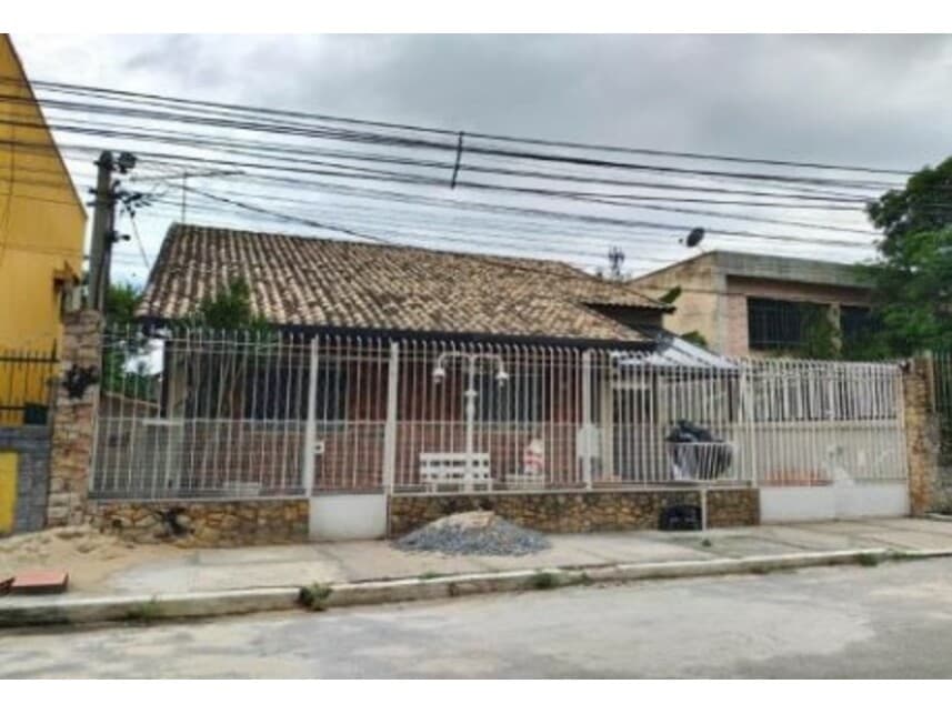 Casa em leilão em Nova Iguaçu - RJ — Casa à venda em leilão