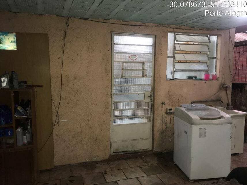 Foto 13 de 15: Casa em leilão em Porto Alegre - RS — Casa à venda em leilão