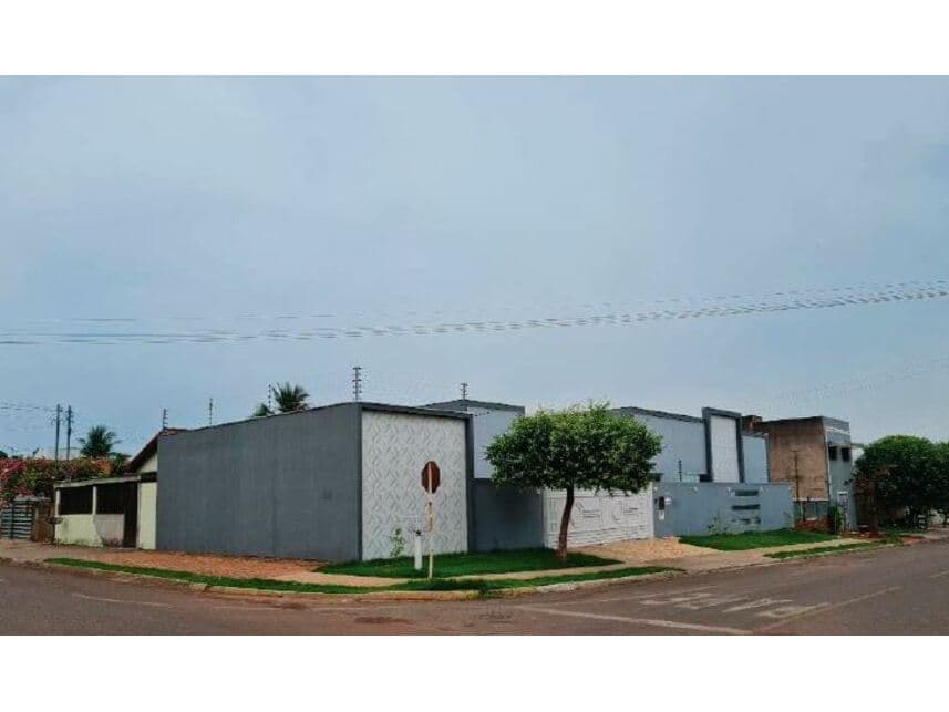 Casa em leilão em Rondonópolis - MT — Casa à venda em leilão