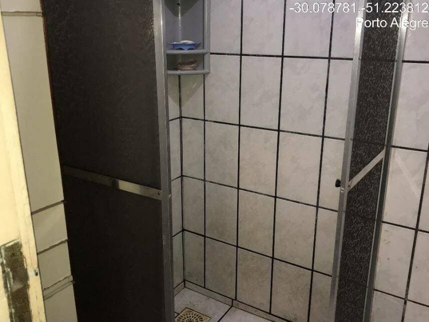 Foto 11 de 15: Casa em leilão em Porto Alegre - RS — Casa à venda em leilão