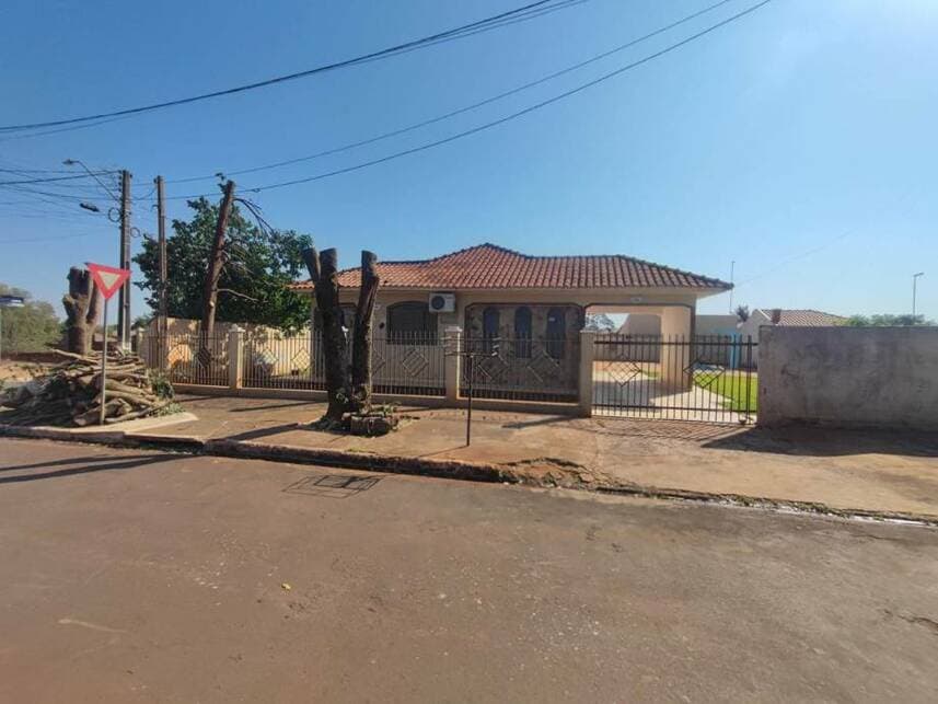 Foto 1 de 13: Casa em leilão em Ângulo - PR — Casa à venda em leilão