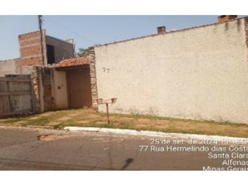 Foto 1 de 2: Casa em leilão em Alfenas - MG — Casa à venda em leilão