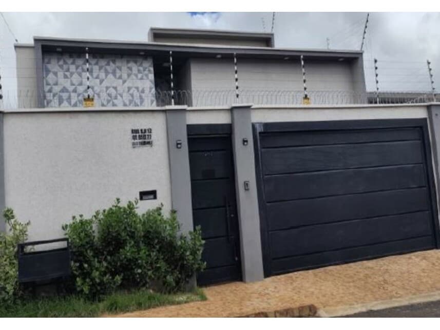 Casa em leilão em Rio Verde - GO — Casa à venda em leilão