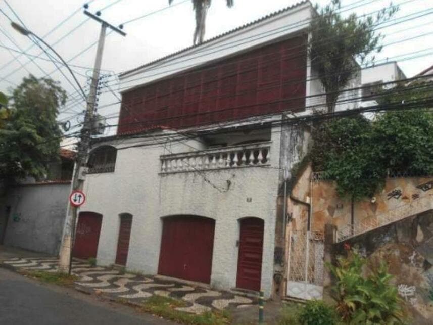 Casa em leilão em Rio De Janeiro - RJ — Casa à venda em leilão