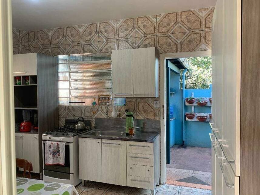 Foto 10 de 29: Casa em leilão em Porto Alegre - RS — Casa à venda em leilão
