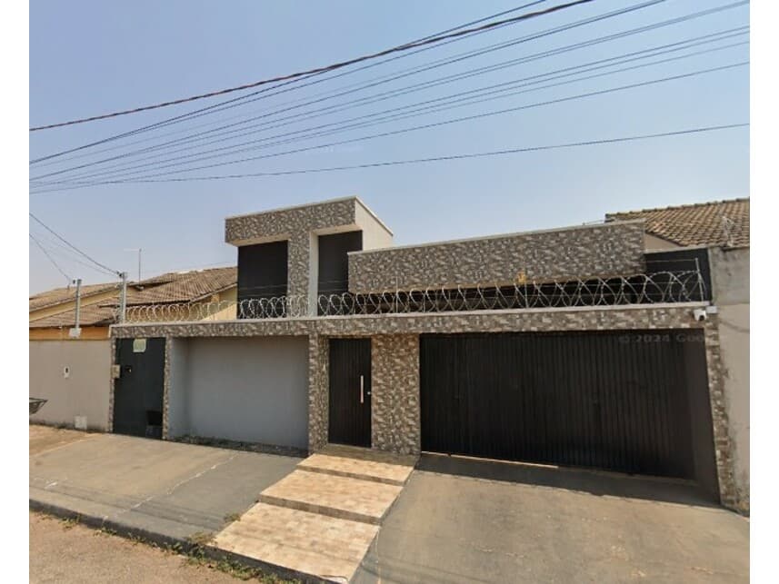 Casa em leilão em Trindade - GO — Casa à venda em leilão