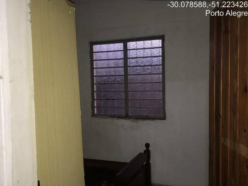 Foto 7 de 15: Casa em leilão em Porto Alegre - RS — Casa à venda em leilão