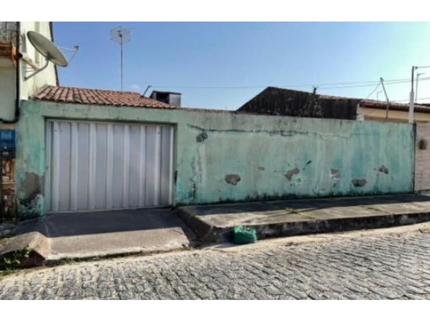 Casa em leilão em Maracanaú - CE — Casa à venda em leilão