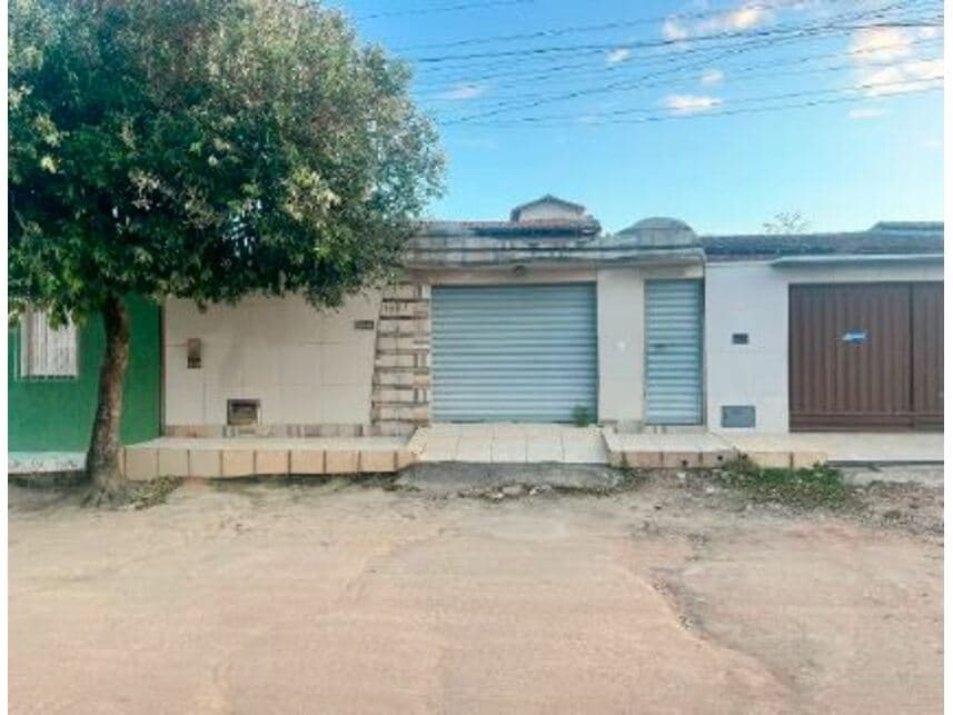 Foto 1 de 2: Casa em leilão em Eunápolis - BA — Casa à venda em leilão