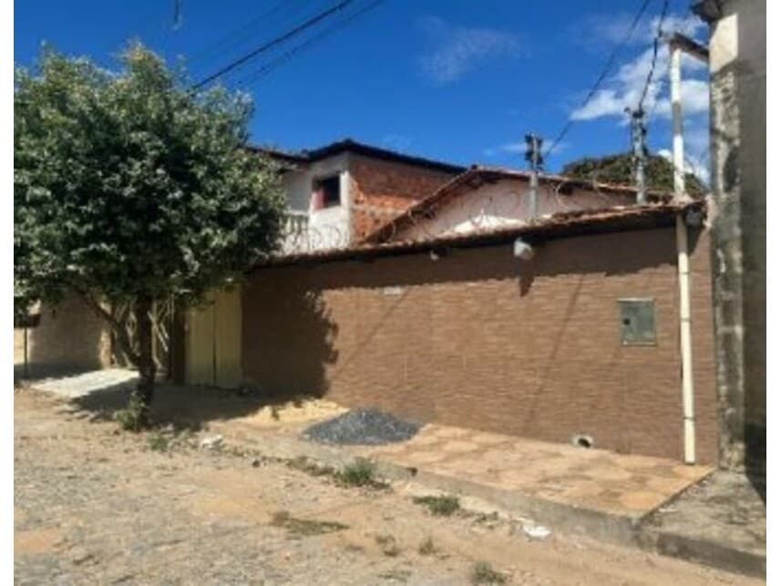 Foto 1 de 2: Casa em leilão em Itacarambi - MG — Casa à venda em leilão