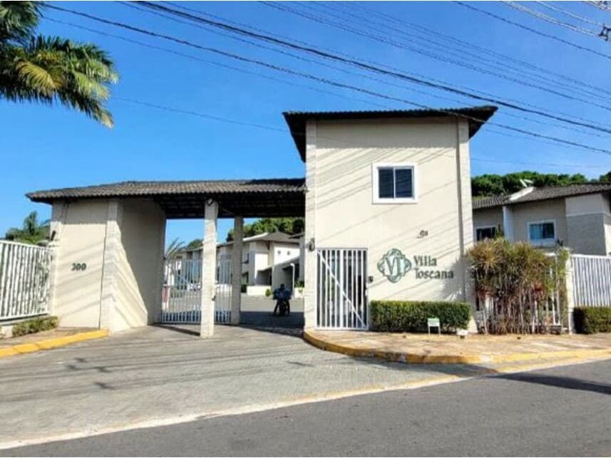 Casa em leilão em Eusébio - CE — Casa à venda em leilão