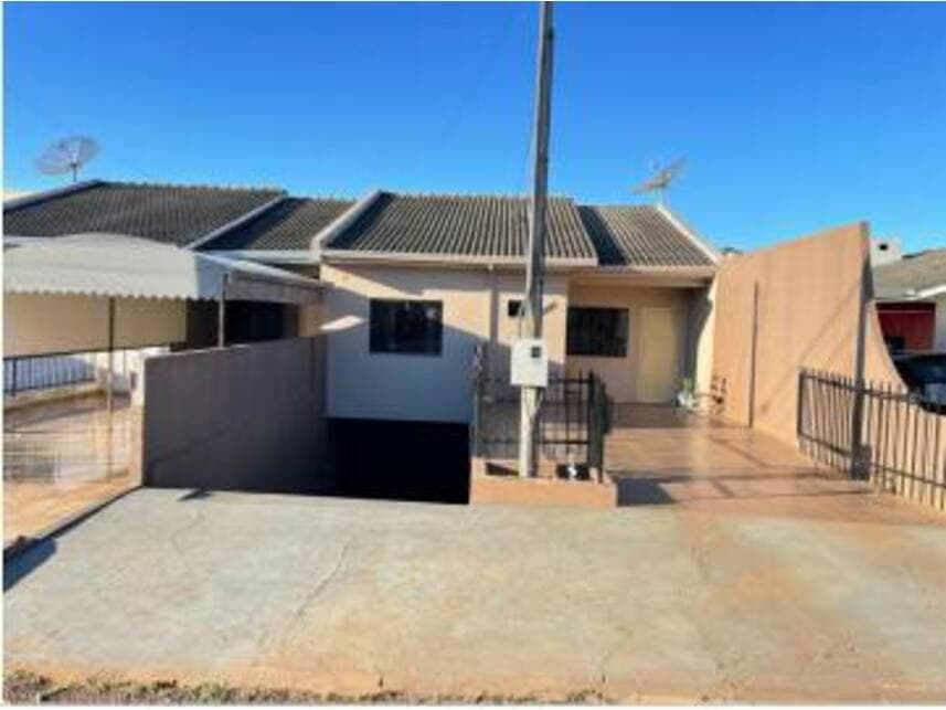 Casa em leilão em Realeza - PR — Casa à venda em leilão