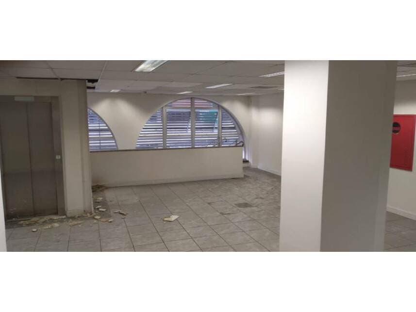 Foto 11 de 24: Imóvel em leilão em Vitória - ES — Ex-Agência à venda em leilão