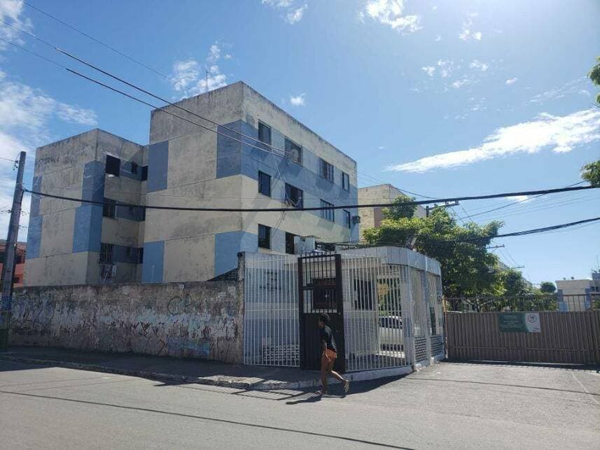 Apartamento em leilão em Salvador - BA — Apartamento à venda em leilão