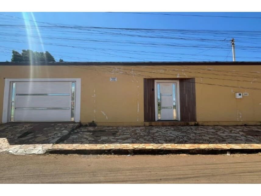 Casa em leilão em Planaltina - GO — Casa à venda em leilão