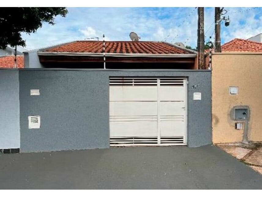 Casa em leilão em Araraquara - SP — Casa à venda em leilão