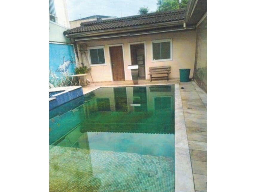 Foto 6 de 7: Casa em leilão em Guarujá - SP — Sobrado à venda em leilão