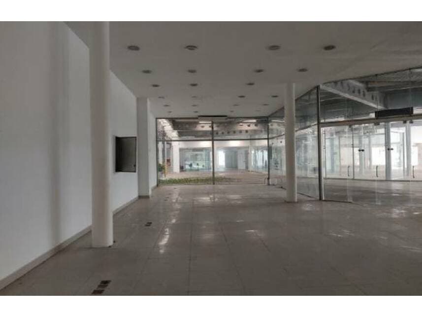Foto 14 de 18: Comercial em leilão em Rio De Janeiro - RJ — Prédio à venda em leilão