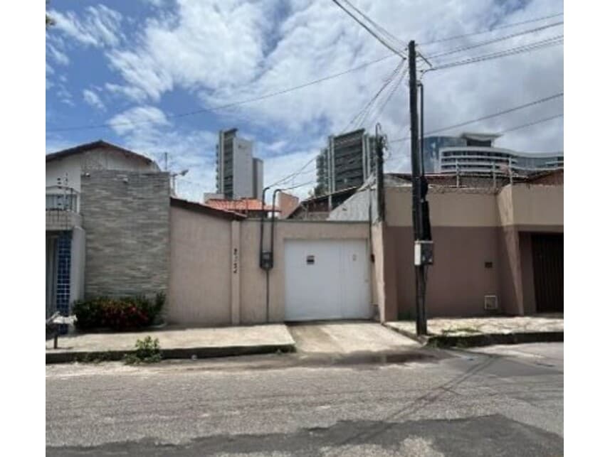 Foto 1 de 2: Casa em leilão em Fortaleza - CE — Casa à venda em leilão