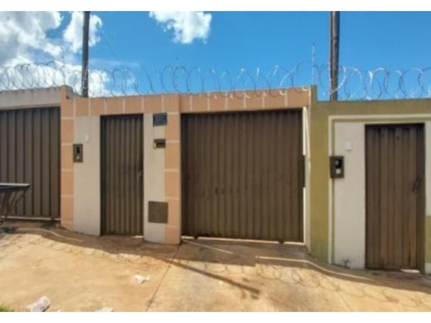 Foto 1 de 4: Casa em leilão em Itumbiara - GO — Casa à venda em leilão
