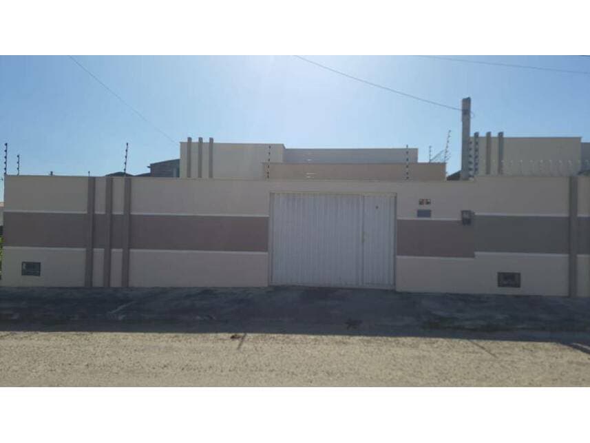 Casa em leilão em Parnamirim - RN — Casa à venda em leilão