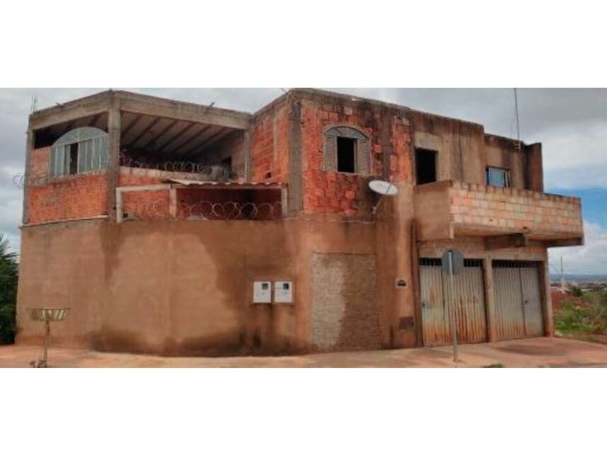 Foto 2 de 4: Casa em leilão em Montes Claros - MG — Casa à venda em leilão