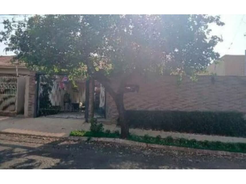 Casa em leilão em Campo Grande - MS — Casa à venda em leilão