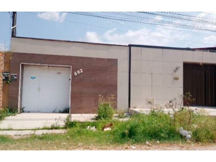 Casa em leilão em Fortaleza - CE — Casa à venda em leilão