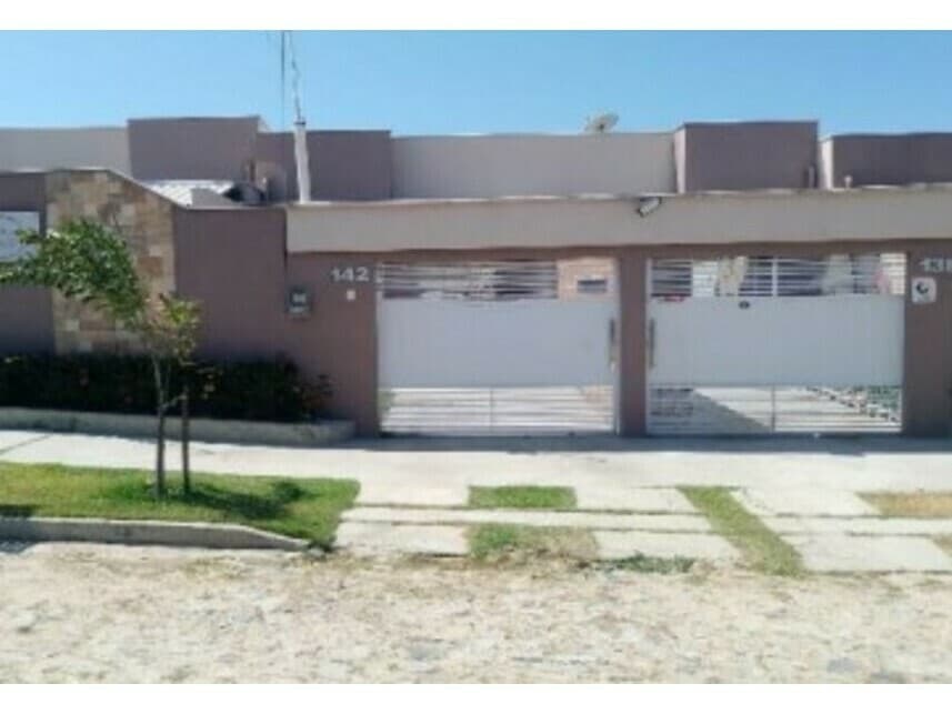 Casa em leilão em Caucaia - CE — Casa à venda em leilão