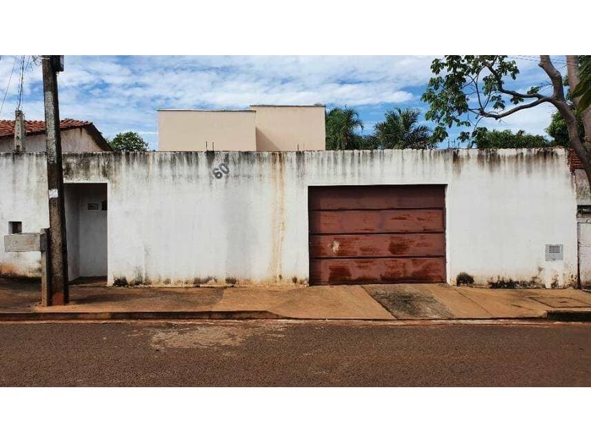 Casa em leilão em Ituiutaba - MG — Casa à venda em leilão
