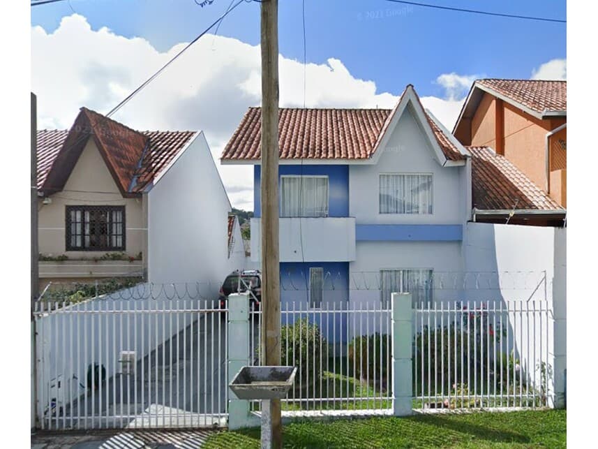Casa em leilão em Curitiba - PR — Casa à venda em leilão