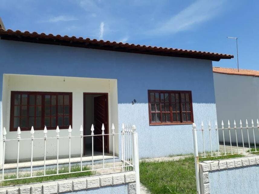 Casa em leilão em Queimados - RJ — Casa à venda em leilão