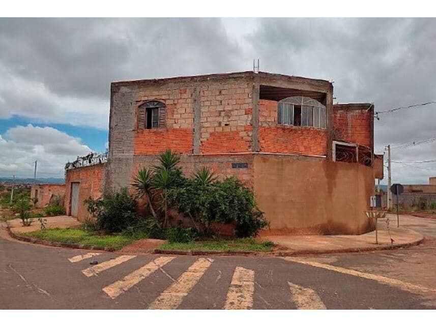 Foto 3 de 4: Casa em leilão em Montes Claros - MG — Casa à venda em leilão