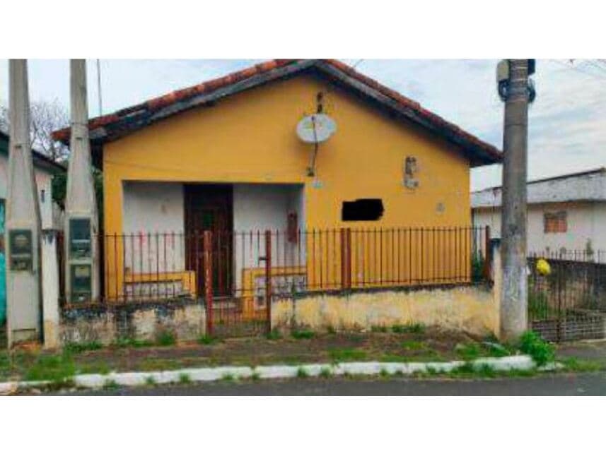 Casa em leilão em Registro - SP — Casa à venda em leilão