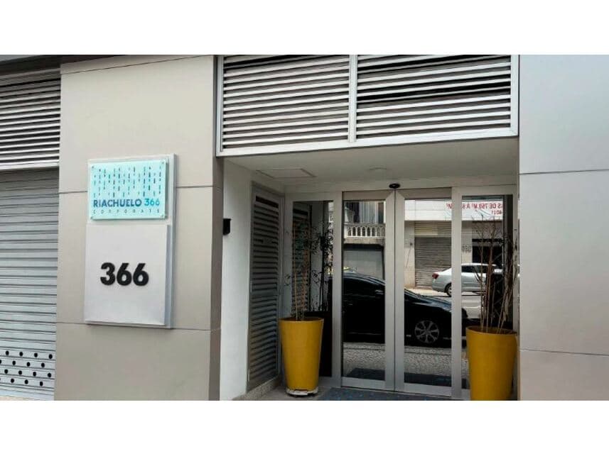 Comercial em leilão em Rio De Janeiro - RJ — Sala Comercial à venda em leilão
