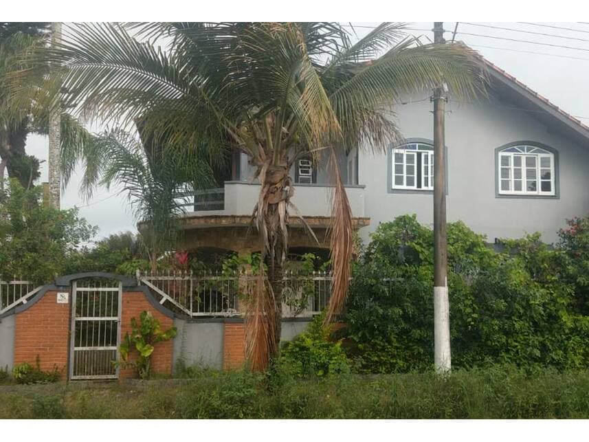 Casa em leilão em Peruíbe - SP — Casa à venda em leilão