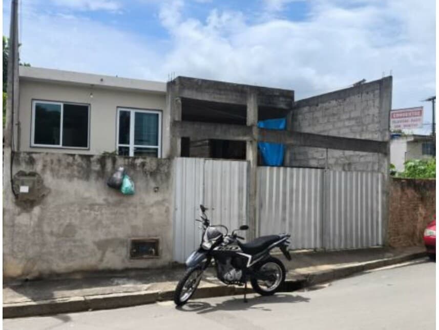 Casa em leilão em Miracema - RJ — Casa à venda em leilão